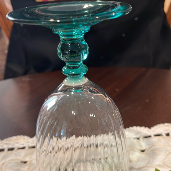 Vintage turquoise, green goblet stem with clear clear swirl goblet . - Picture 3 of 8